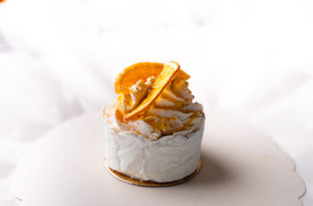 Pavlova su citrusiniais vaisiais