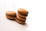 Karamelės ir šokolado skonio Macaron